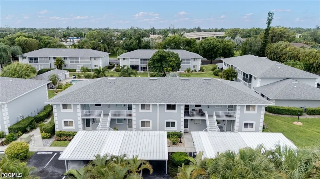 8160 Summerlin Village Circle Fort Myers FL 33919