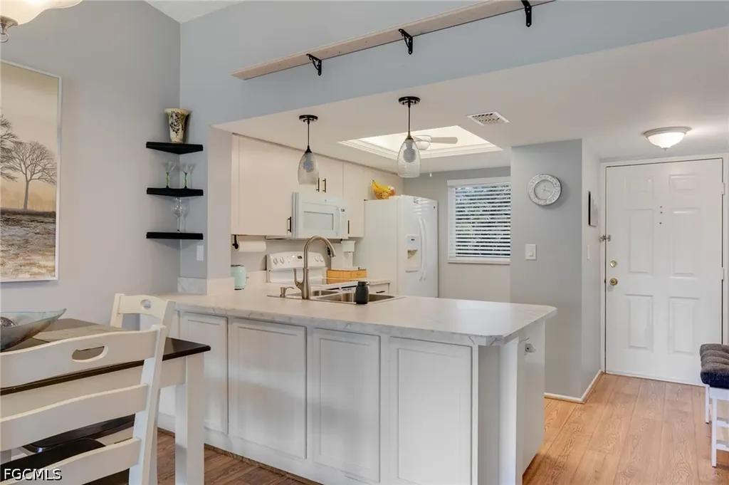 8160 Summerlin Village Circle Fort Myers FL 33919