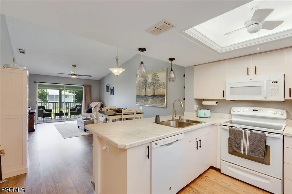8160 Summerlin Village Circle Fort Myers FL 33919