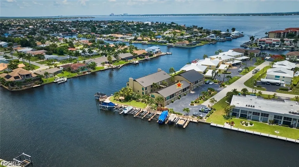1905 SE 40th Terrace Cape Coral FL 33904
