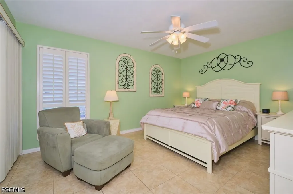 1905 SE 40th Terrace Cape Coral FL 33904