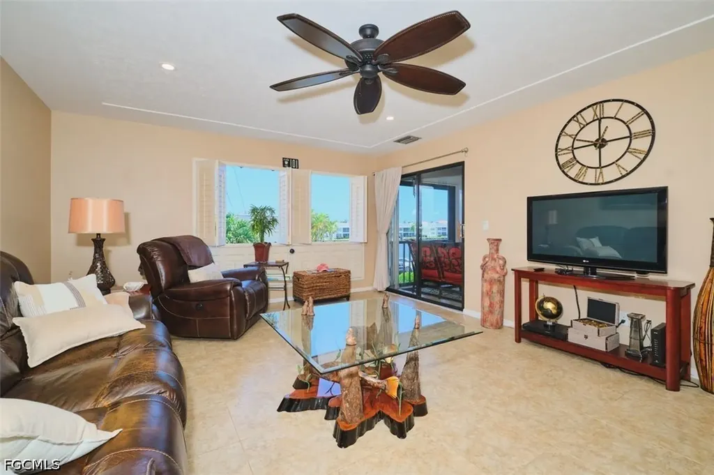 1905 SE 40th Terrace Cape Coral FL 33904