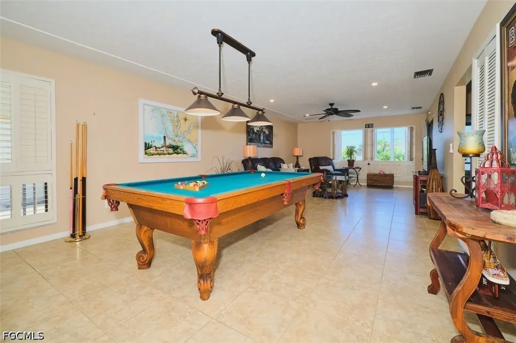 1905 SE 40th Terrace Cape Coral FL 33904