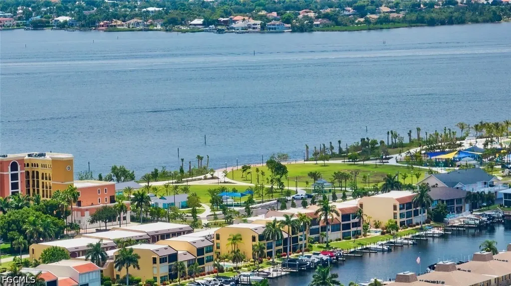 1905 SE 40th Terrace Cape Coral FL 33904