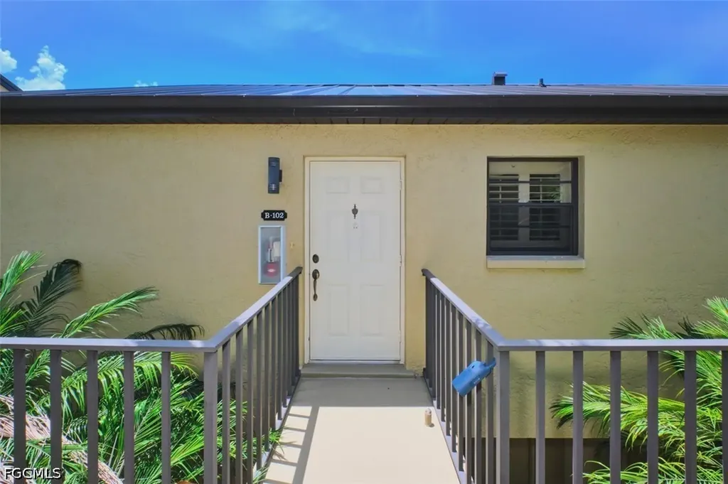 1905 SE 40th Terrace Cape Coral FL 33904