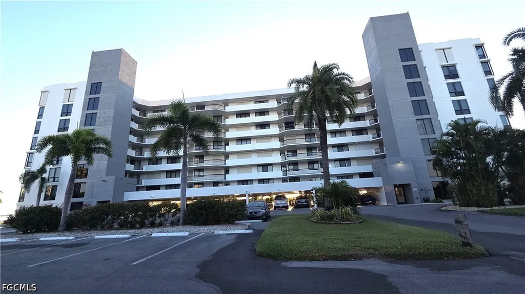Fort Myers Beach FL, 4253 Bay Beach Lane, Unit C6