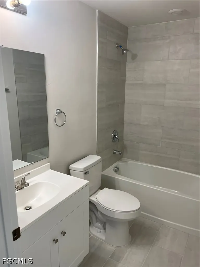 1211 SE 8th Terrace Cape Coral FL 33990