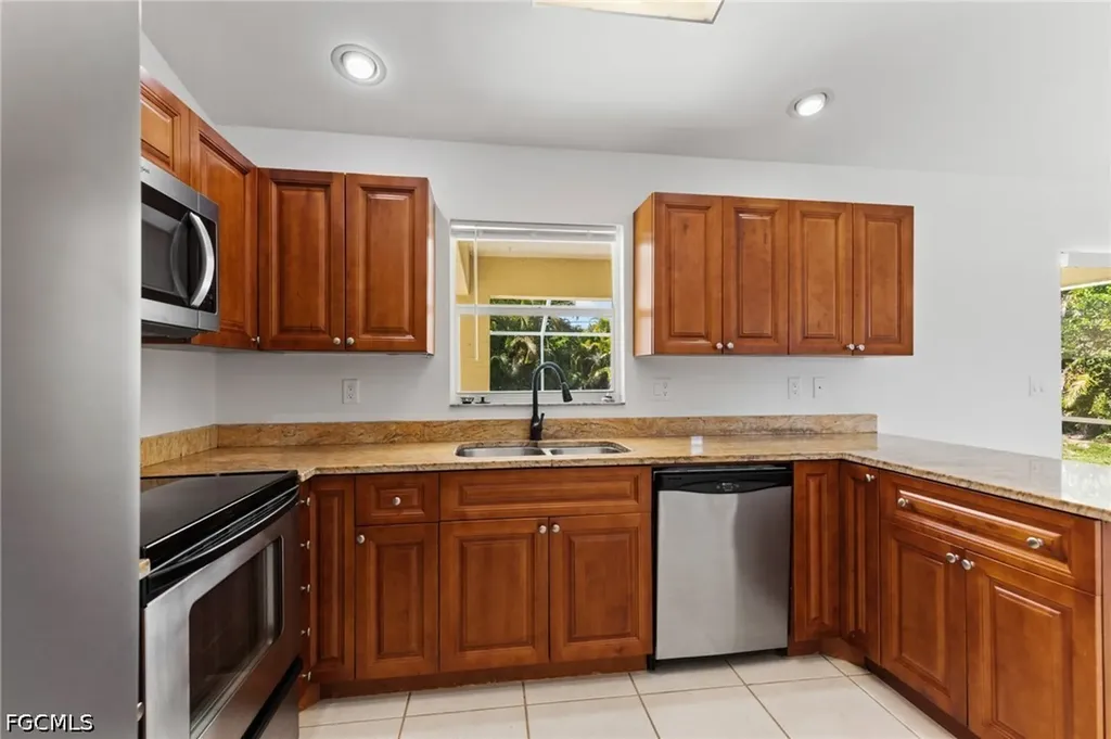 1514 NE 2nd Street Cape Coral FL 33909