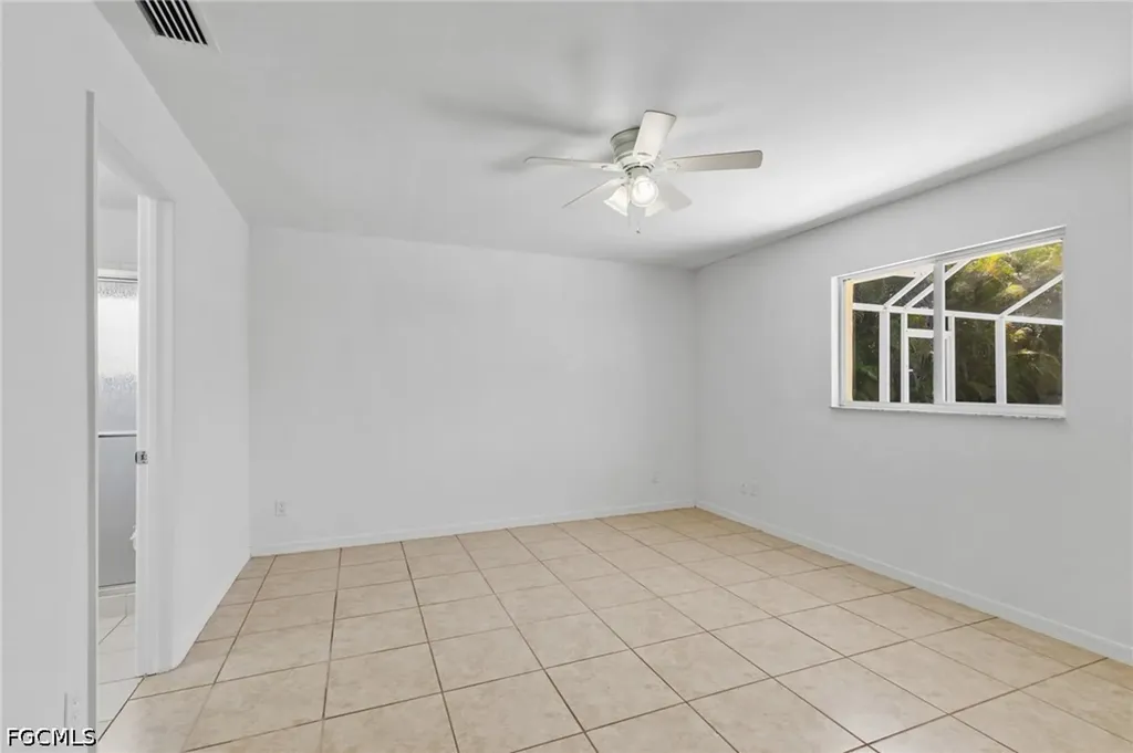 1514 NE 2nd Street Cape Coral FL 33909