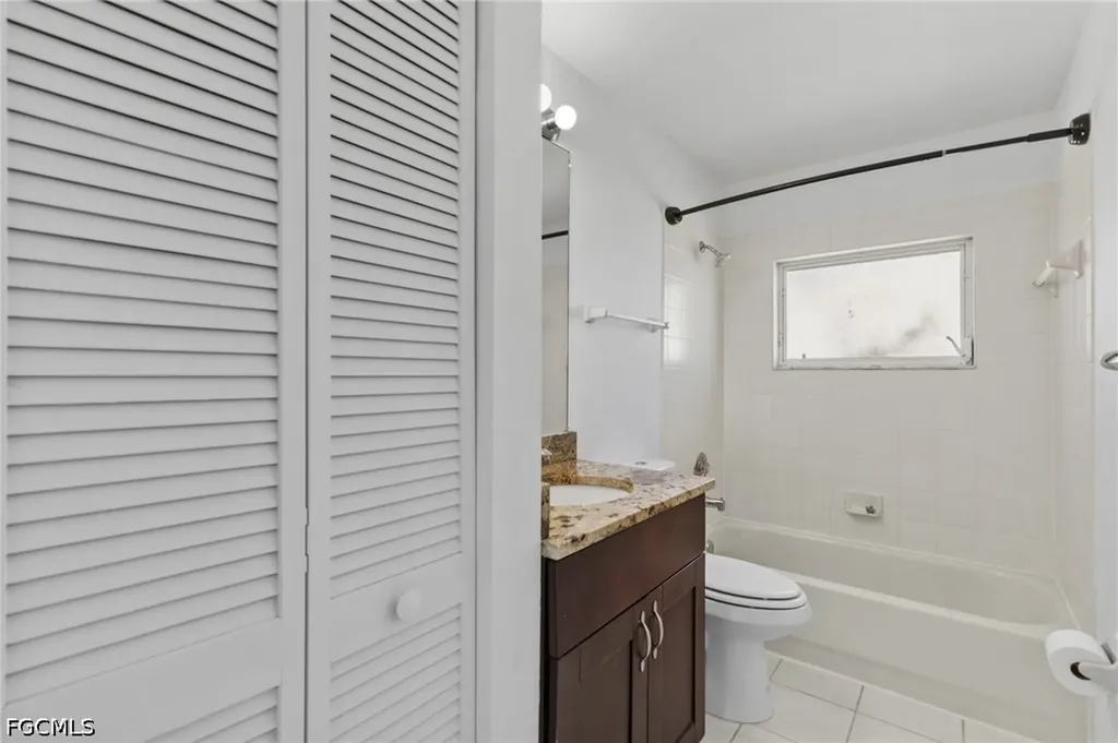 1514 NE 2nd Street Cape Coral FL 33909
