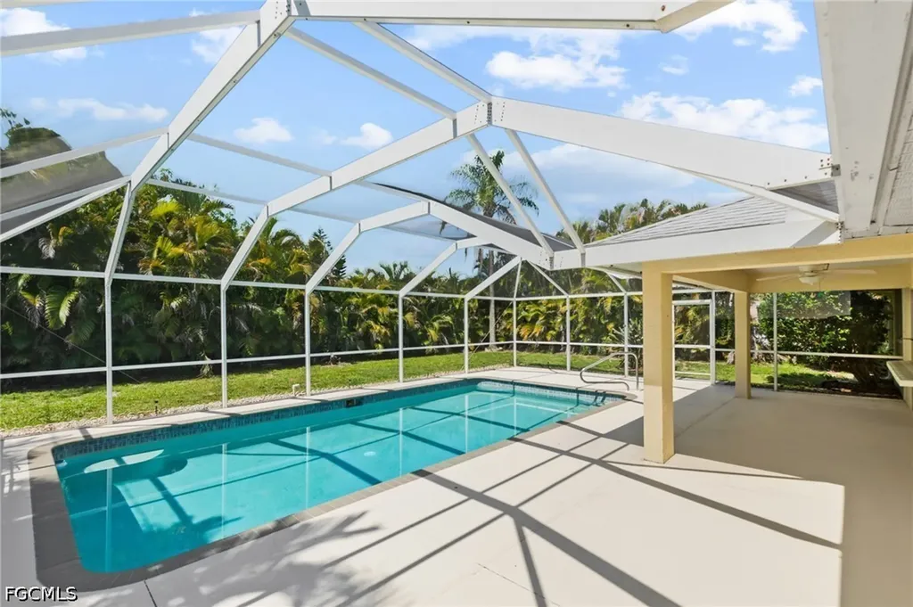 1514 NE 2nd Street Cape Coral FL 33909