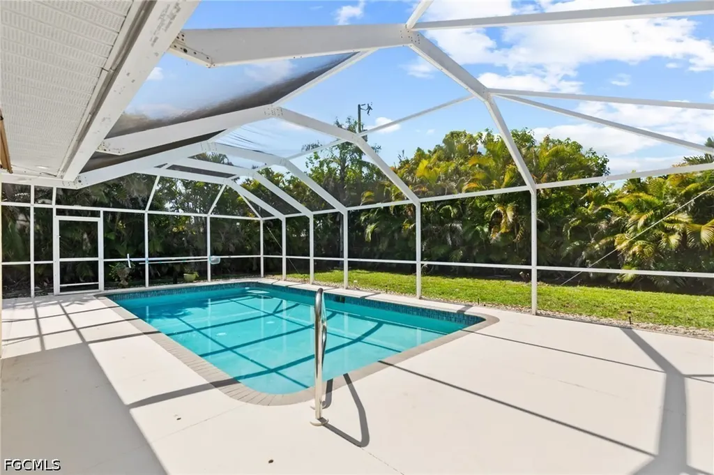 1514 NE 2nd Street Cape Coral FL 33909