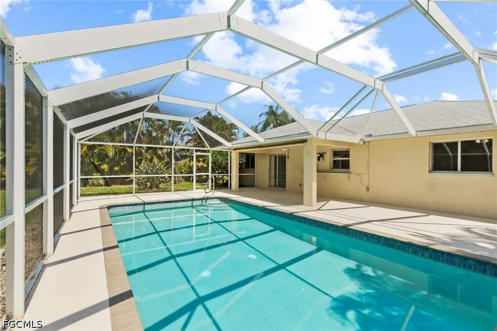 1514 NE 2nd Street Cape Coral FL 33909