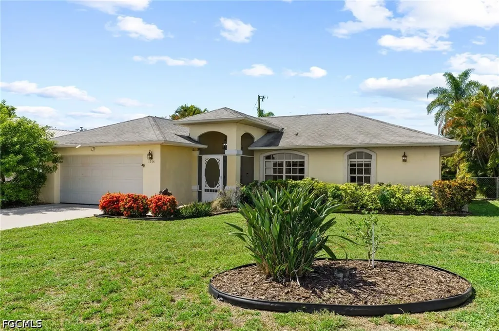 1514 NE 2nd Street Cape Coral FL 33909