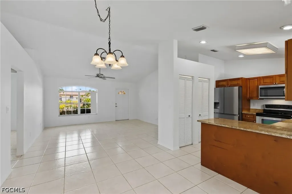 1514 NE 2nd Street Cape Coral FL 33909