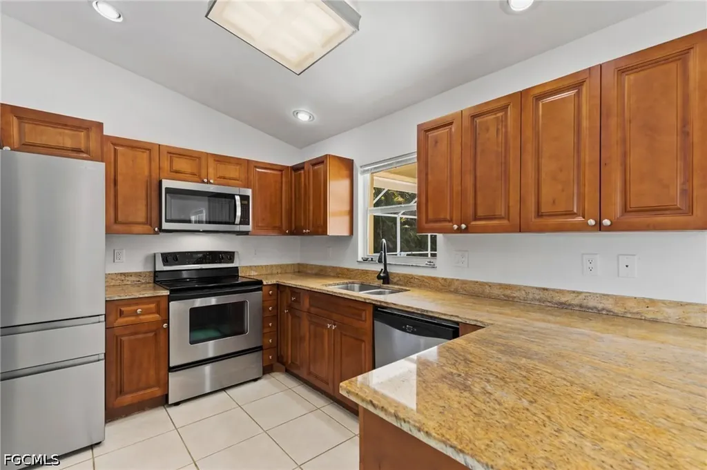 1514 NE 2nd Street Cape Coral FL 33909