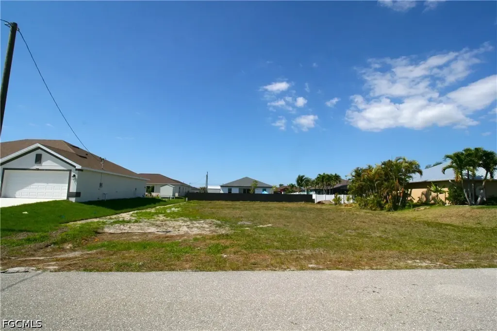 121 NW 9th Terrace Cape Coral FL 33993