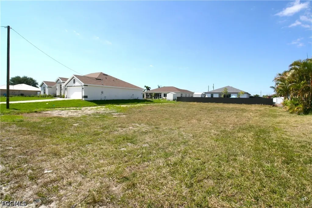 121 NW 9th Terrace Cape Coral FL 33993
