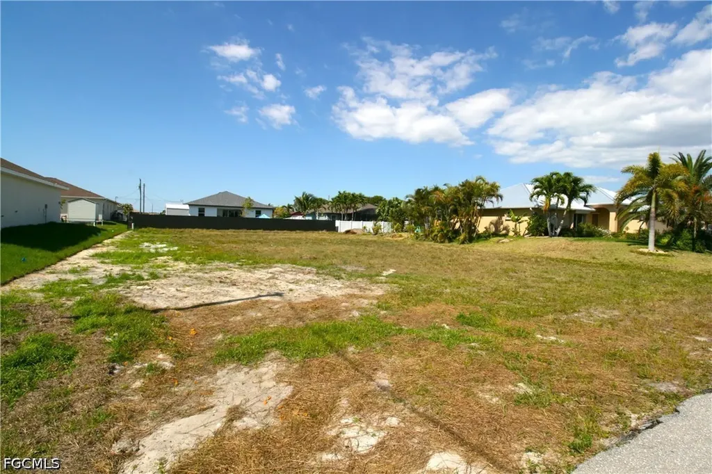 121 NW 9th Terrace Cape Coral FL 33993
