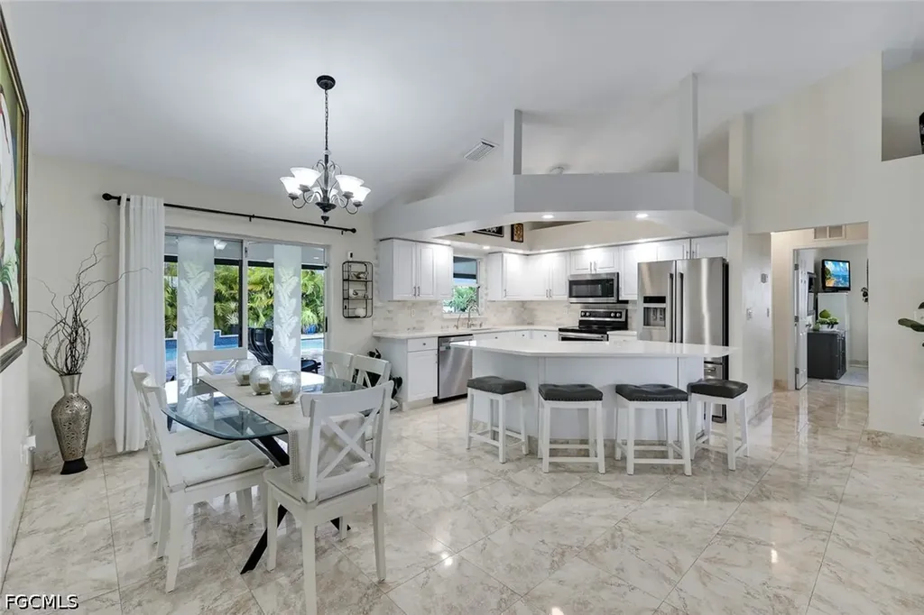 1006 NE 2nd Place Cape Coral FL 33909