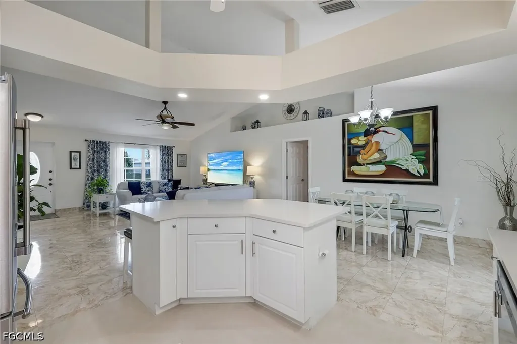 1006 NE 2nd Place Cape Coral FL 33909