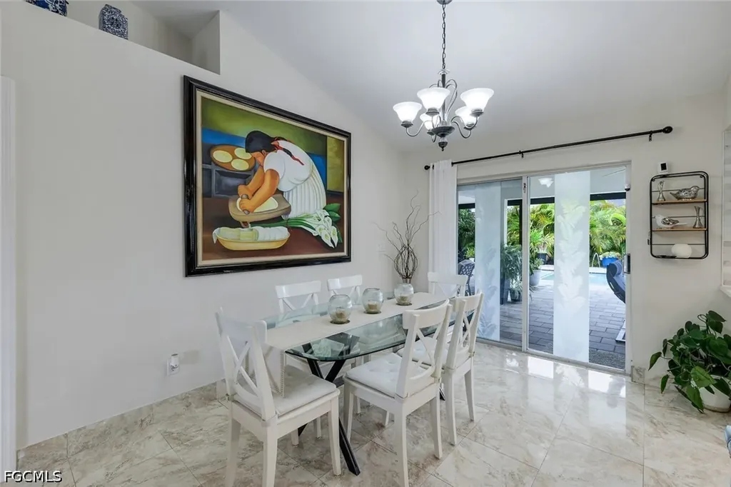 1006 NE 2nd Place Cape Coral FL 33909