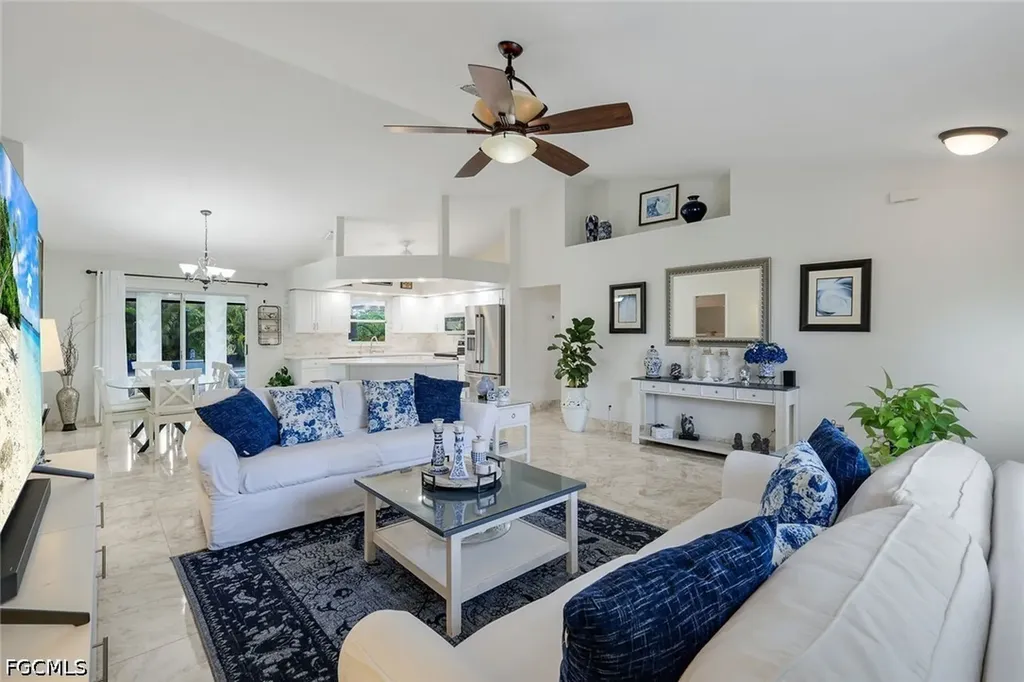 1006 NE 2nd Place Cape Coral FL 33909
