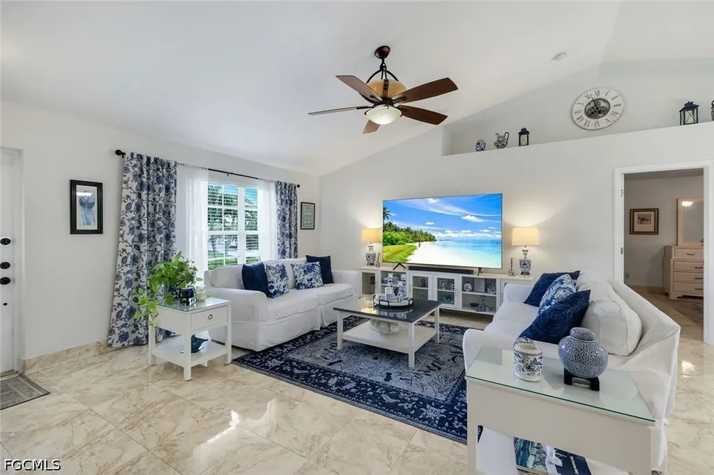 1006 NE 2nd Place Cape Coral FL 33909