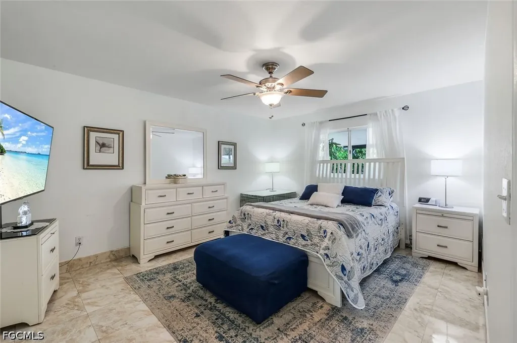 1006 NE 2nd Place Cape Coral FL 33909