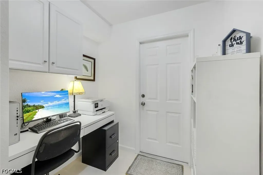 1006 NE 2nd Place Cape Coral FL 33909
