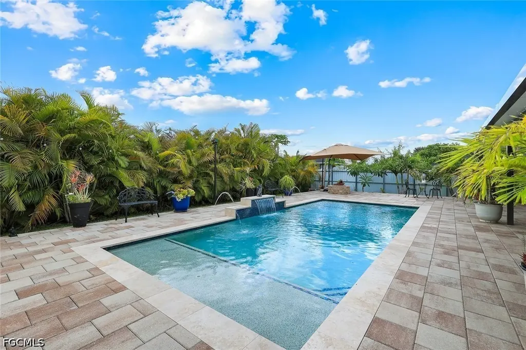1006 NE 2nd Place Cape Coral FL 33909