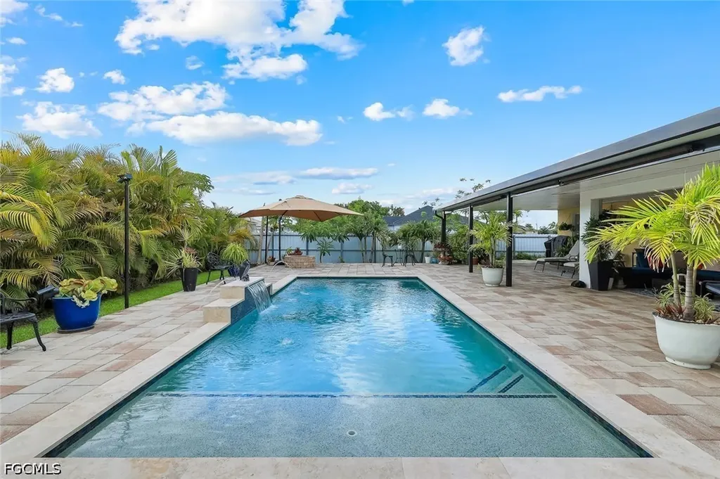 1006 NE 2nd Place Cape Coral FL 33909