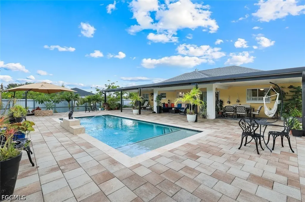 1006 NE 2nd Place Cape Coral FL 33909