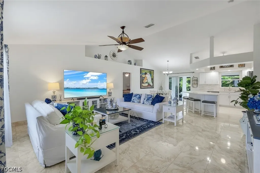 1006 NE 2nd Place Cape Coral FL 33909