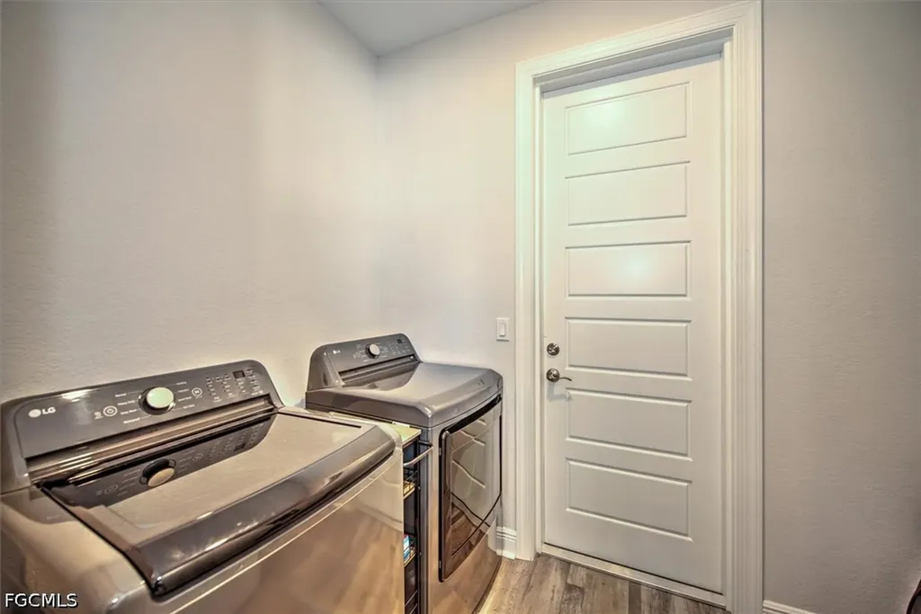 3527 SW 4th Lane Cape Coral FL 33991
