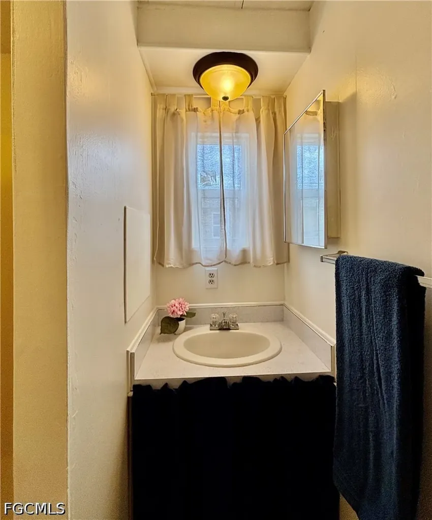 730 Knotty Pine Circle North Fort Myers FL 33917