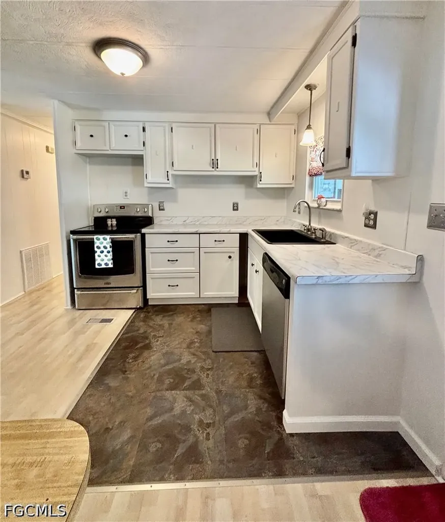 730 Knotty Pine Circle North Fort Myers FL 33917