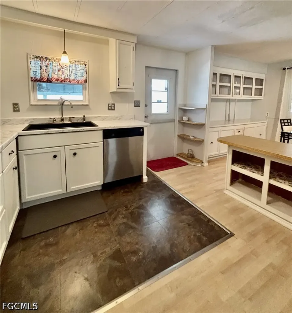 730 Knotty Pine Circle North Fort Myers FL 33917