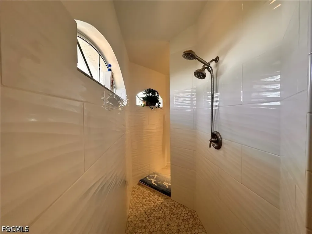 2916 Van Buren Parkway Cape Coral FL 33993
