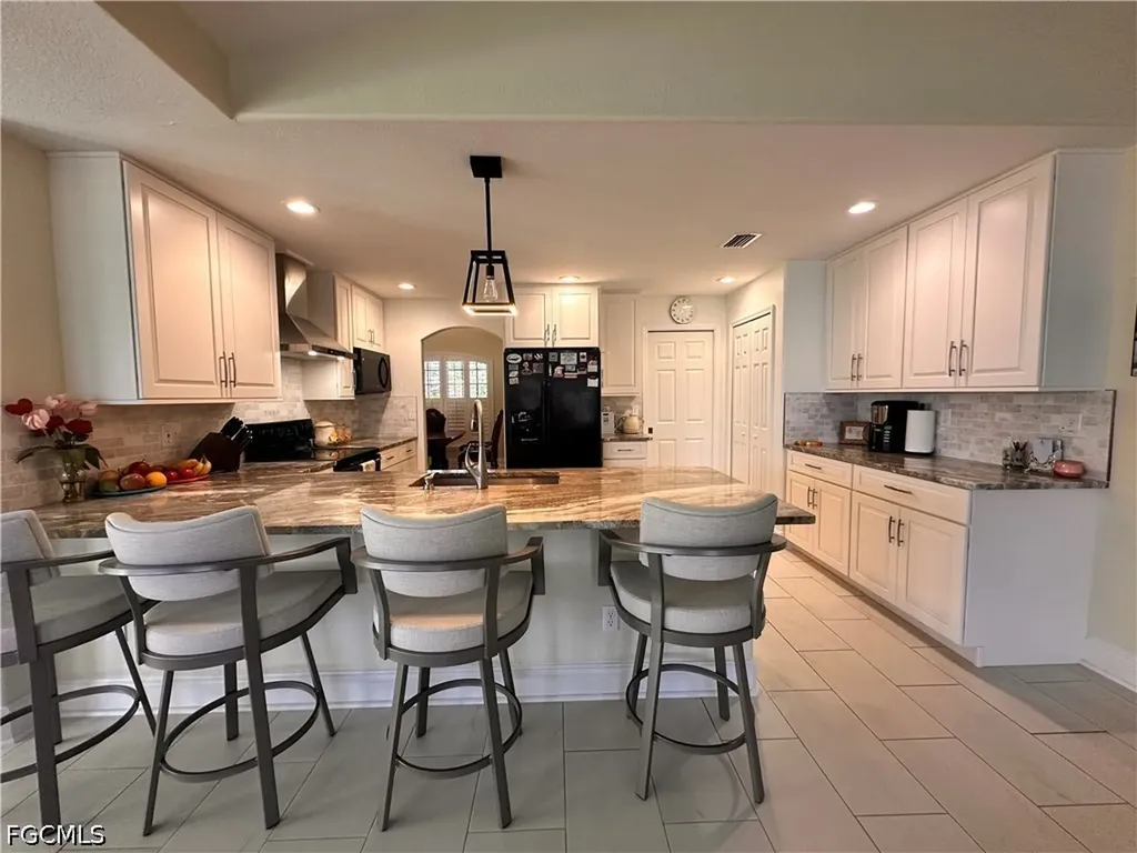 2916 Van Buren Parkway Cape Coral FL 33993