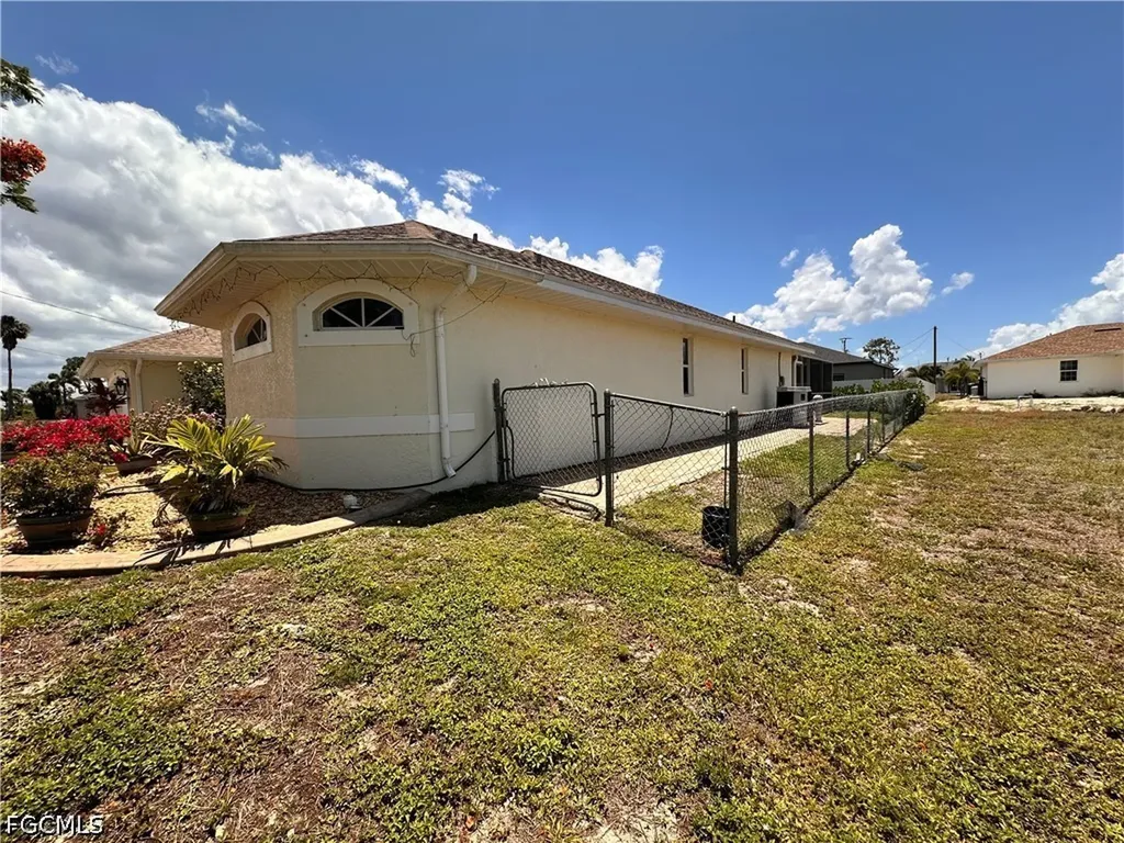 2916 Van Buren Parkway Cape Coral FL 33993
