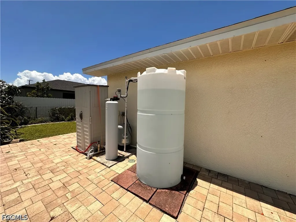 2916 Van Buren Parkway Cape Coral FL 33993
