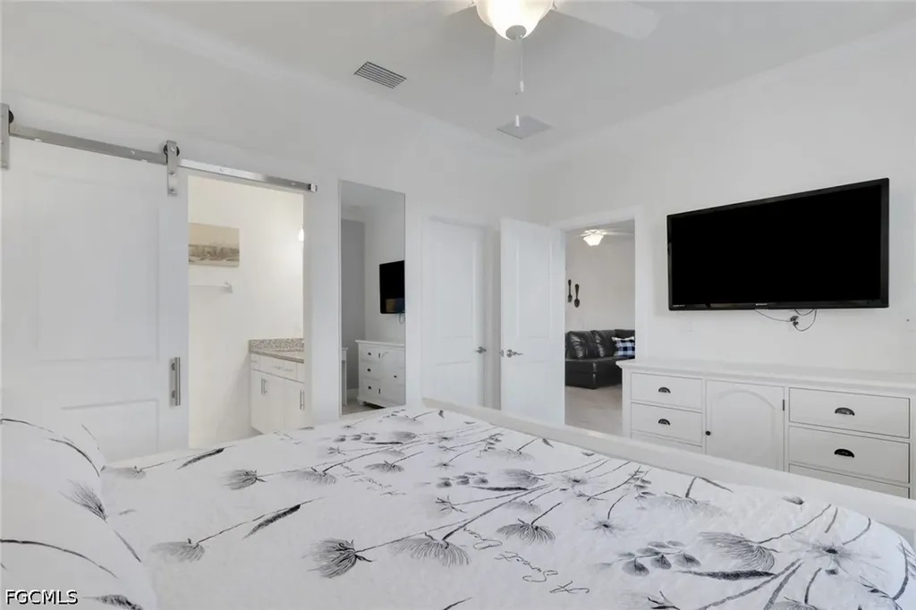 1517 NE 8th Place Cape Coral FL 33909
