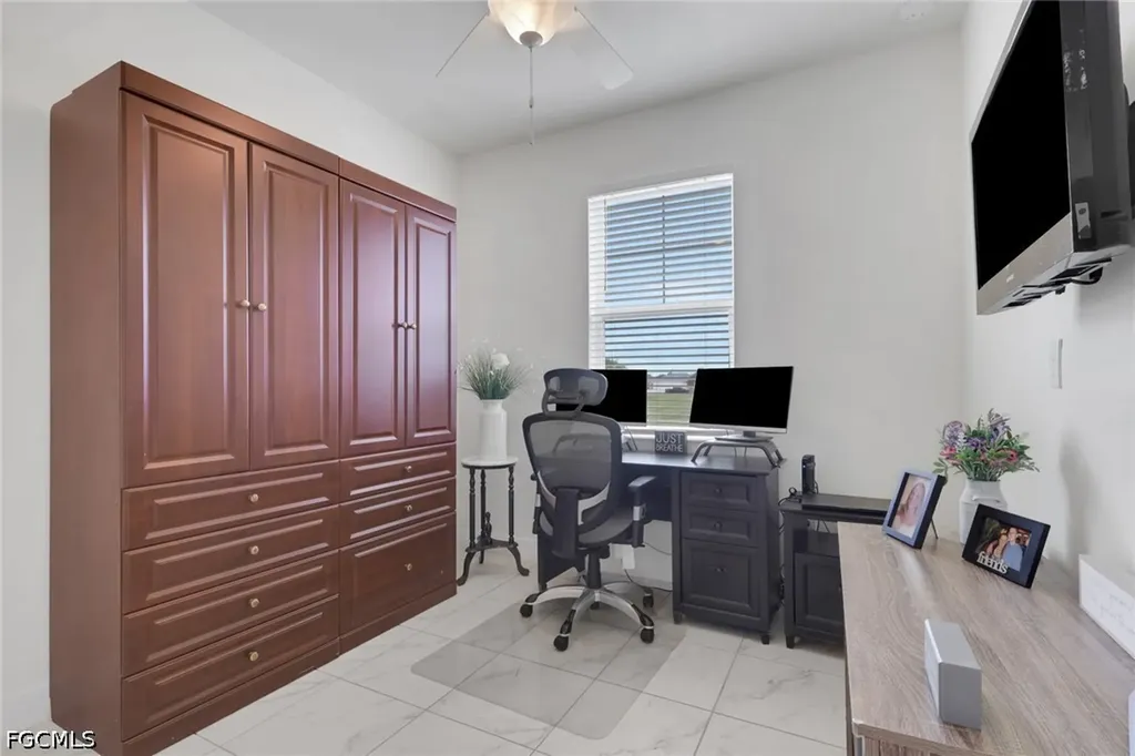 1517 NE 8th Place Cape Coral FL 33909