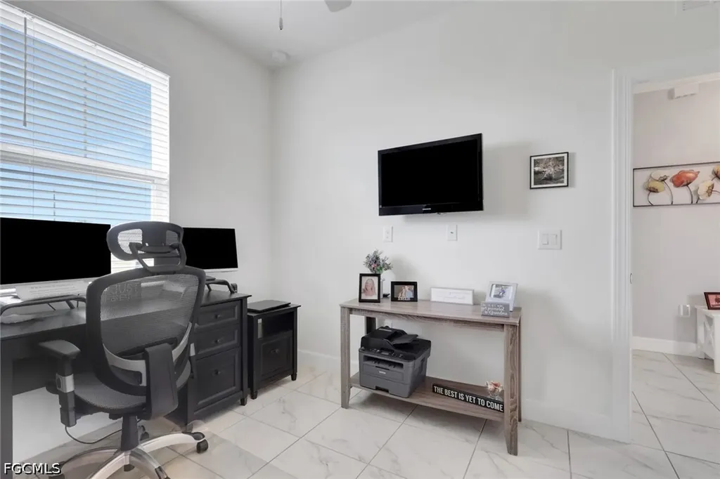 1517 NE 8th Place Cape Coral FL 33909