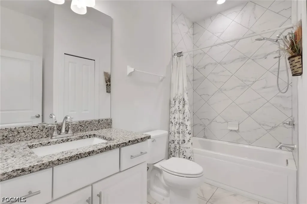 1517 NE 8th Place Cape Coral FL 33909
