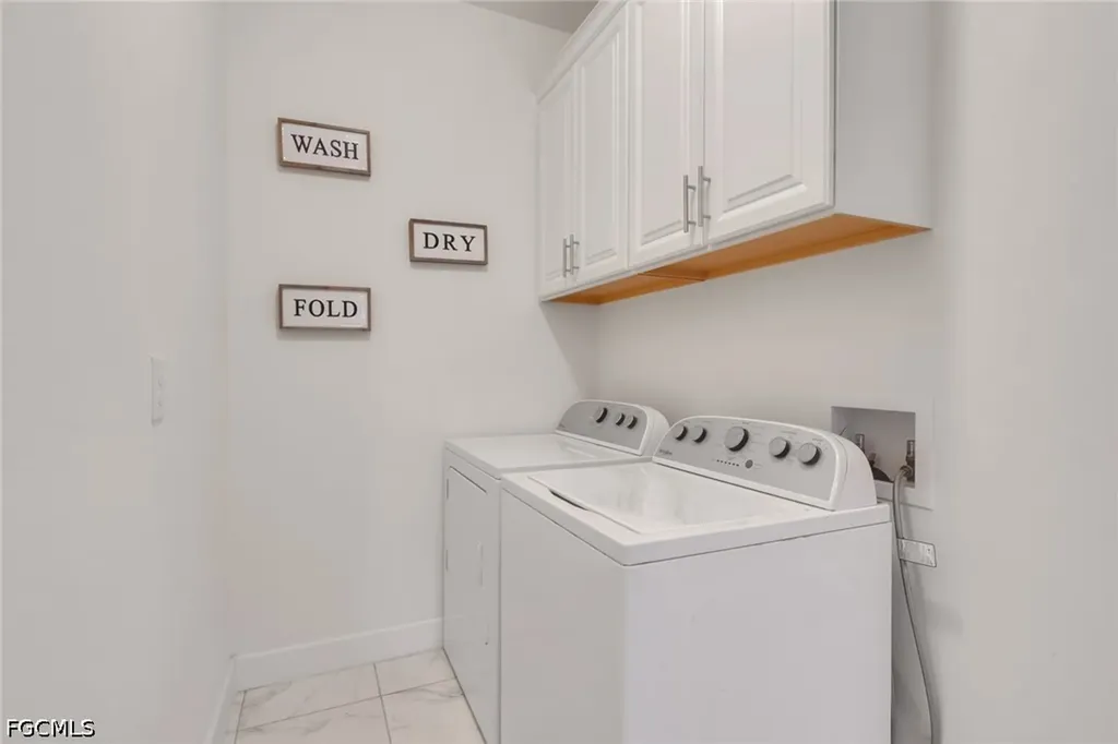 1517 NE 8th Place Cape Coral FL 33909