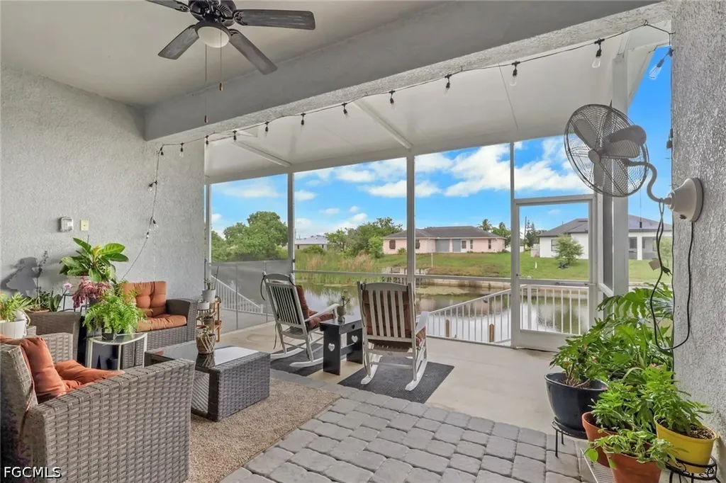 1517 NE 8th Place Cape Coral FL 33909