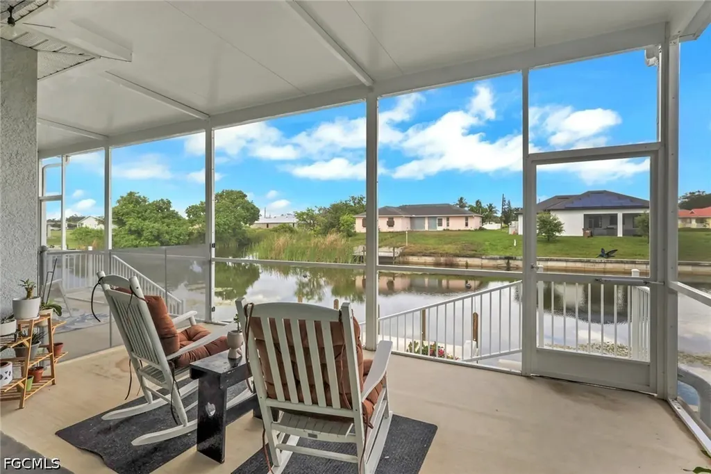 1517 NE 8th Place Cape Coral FL 33909