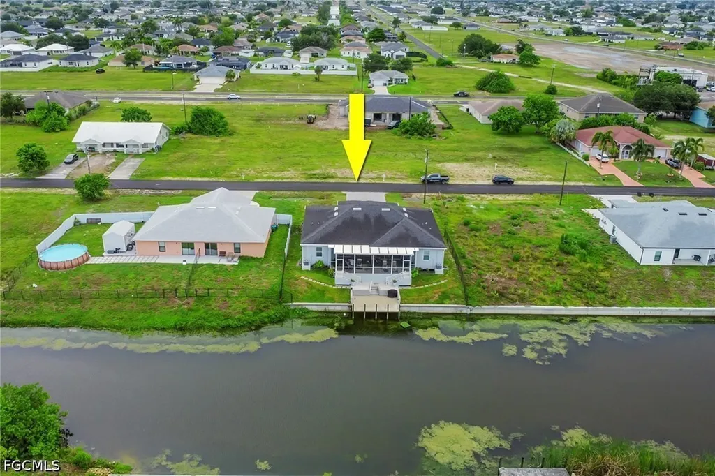 1517 NE 8th Place Cape Coral FL 33909